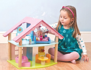 Playing with Mia Casa Dollhouse