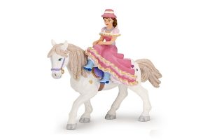600-39074-horsewomen-with-hat.jpg