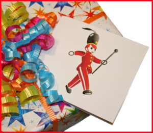 gift-wrapped-lottie-toy-soldier-card-xcloseup